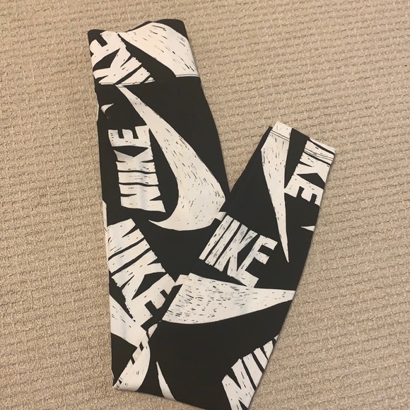 Nike Pants - NWT NIKE LEGGINGS